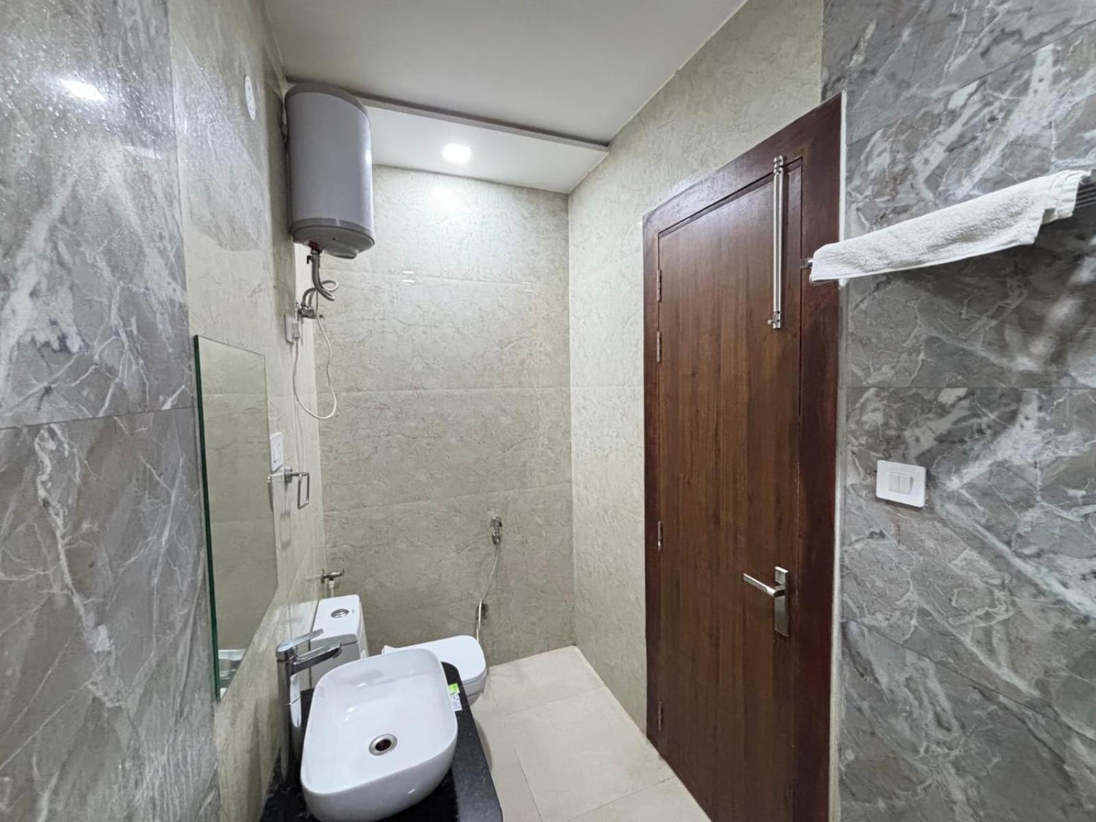 Hotel Ganga Palace - Agra Агра Екстериор снимка