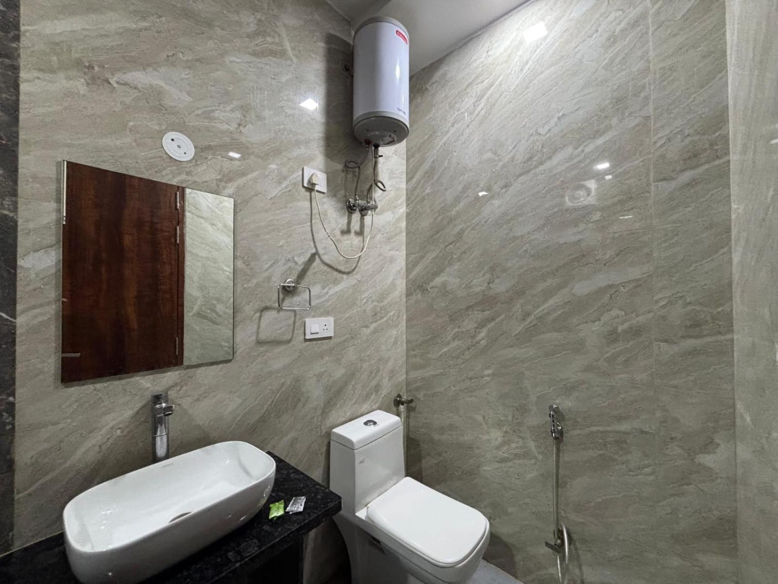 Hotel Ganga Palace - Agra Агра Екстериор снимка