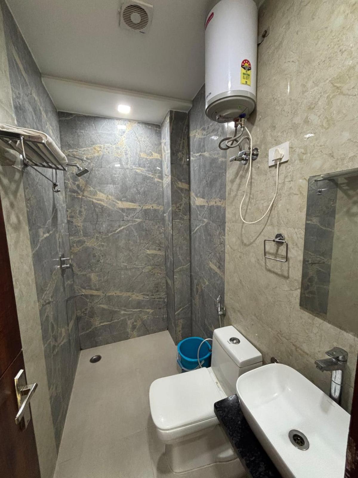 Hotel Ganga Palace - Agra Агра Екстериор снимка