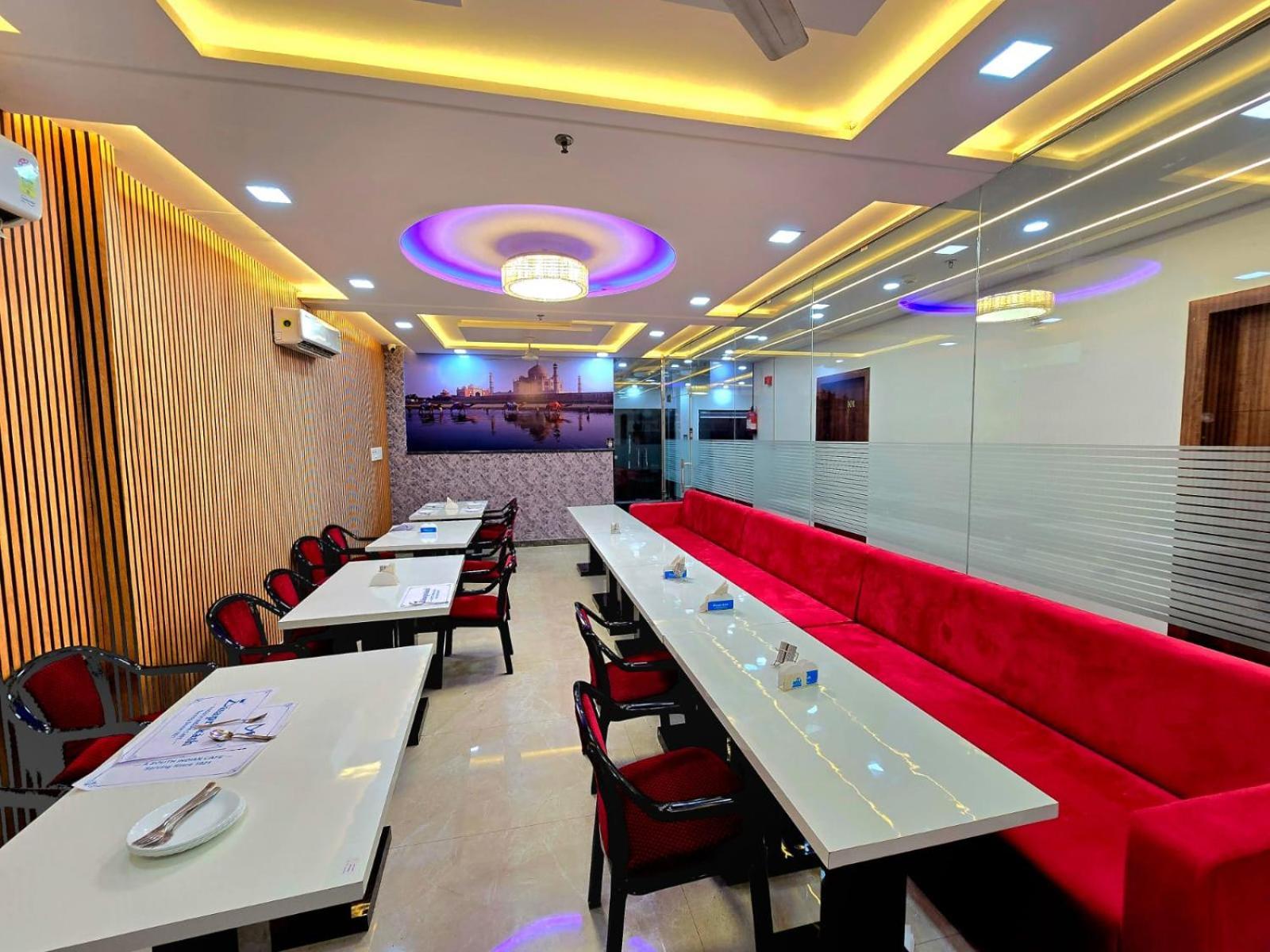Hotel Ganga Palace - Agra Агра Екстериор снимка
