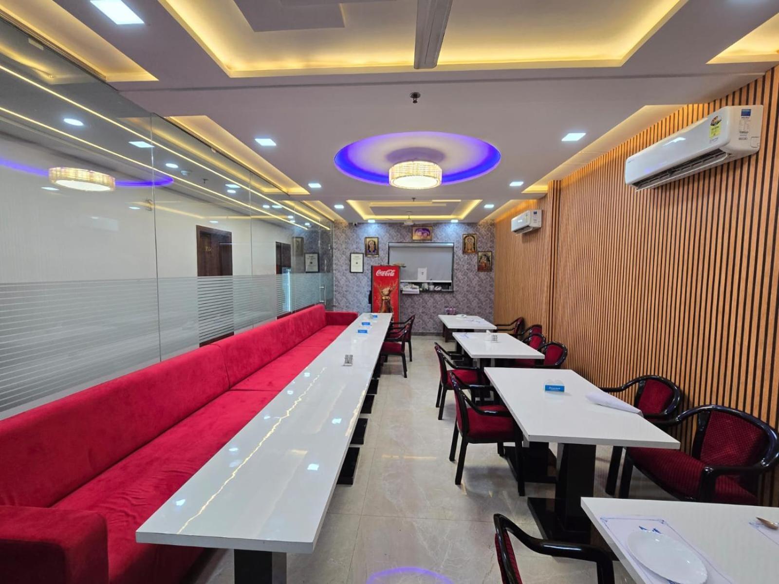 Hotel Ganga Palace - Agra Агра Екстериор снимка