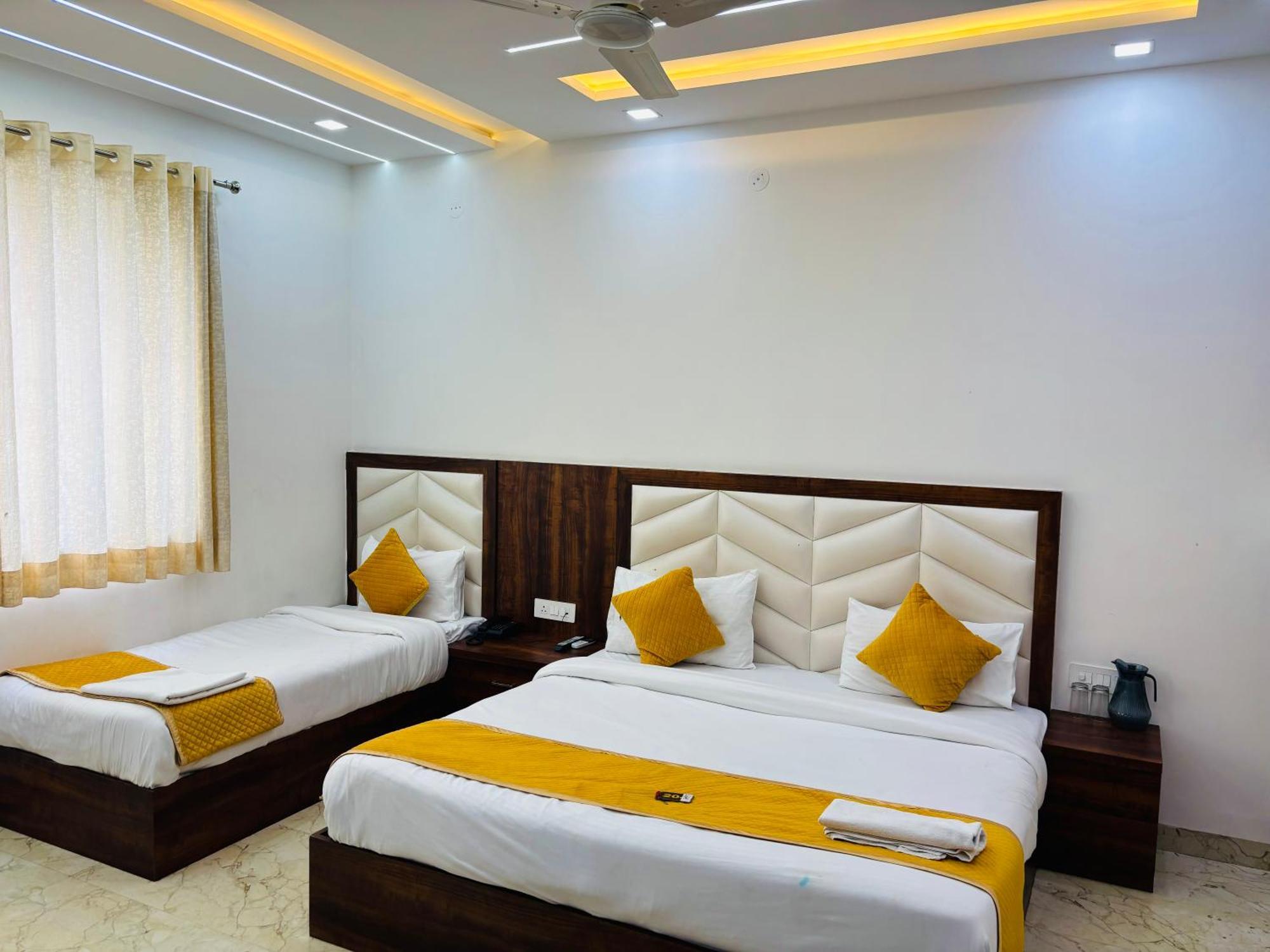 Hotel Ganga Palace - Agra Агра Екстериор снимка