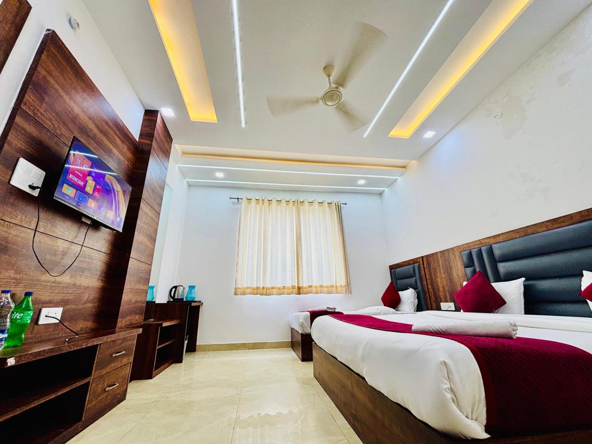Hotel Ganga Palace - Agra Агра Екстериор снимка