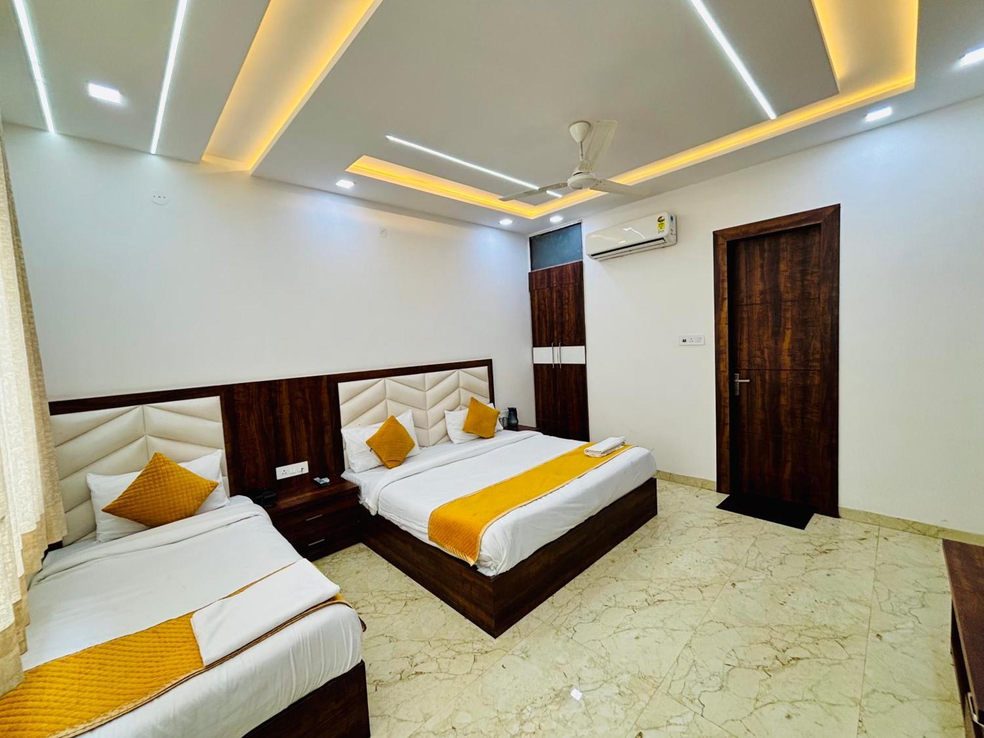 Hotel Ganga Palace - Agra Агра Екстериор снимка