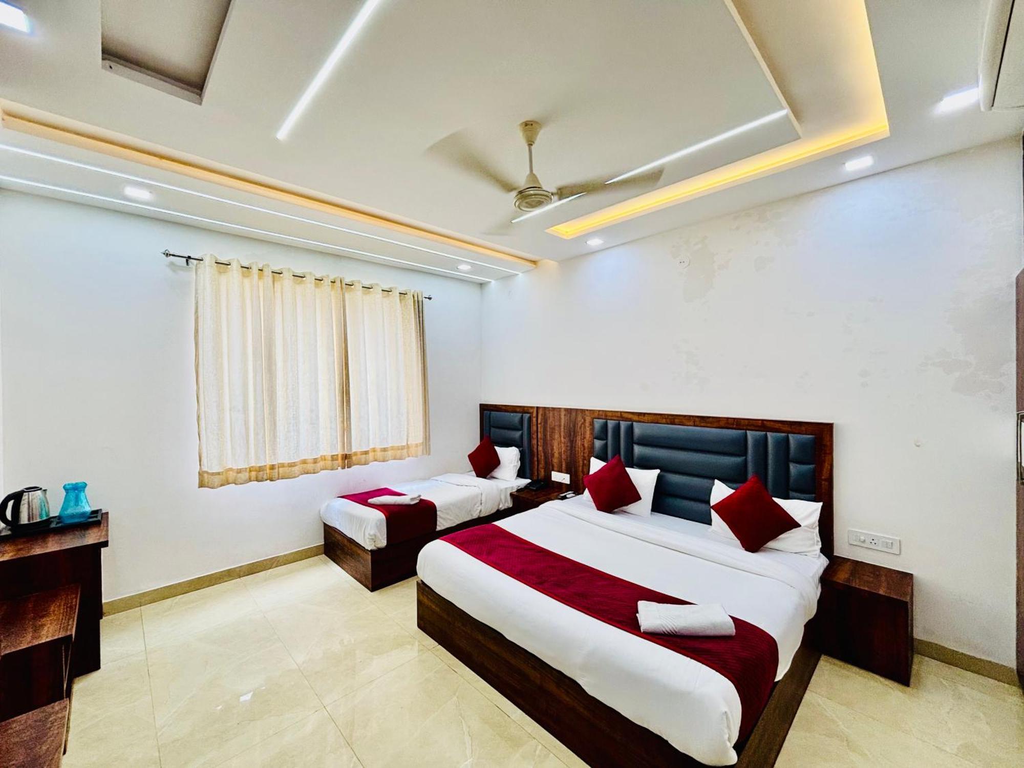 Hotel Ganga Palace - Agra Агра Екстериор снимка