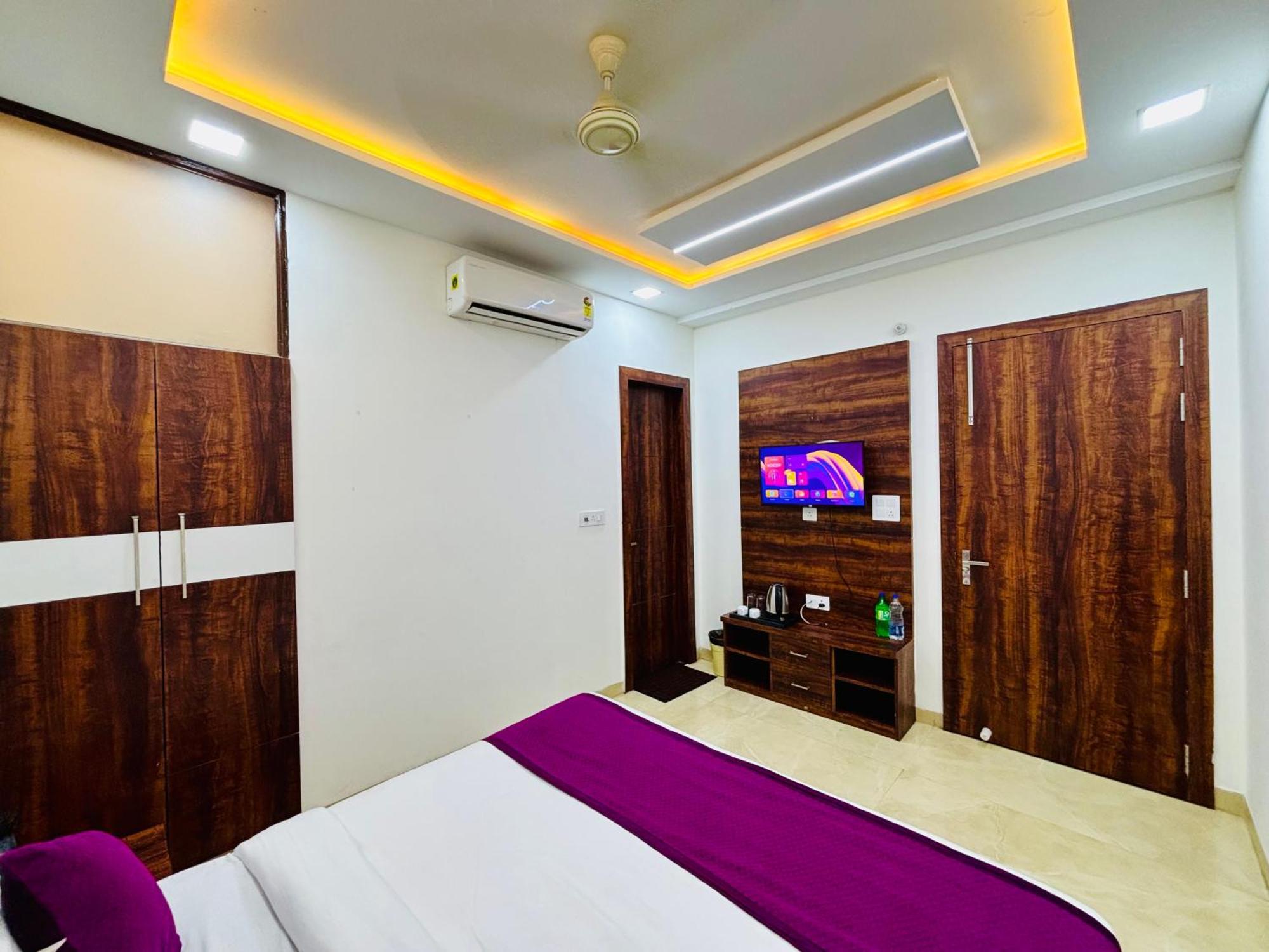 Hotel Ganga Palace - Agra Агра Екстериор снимка