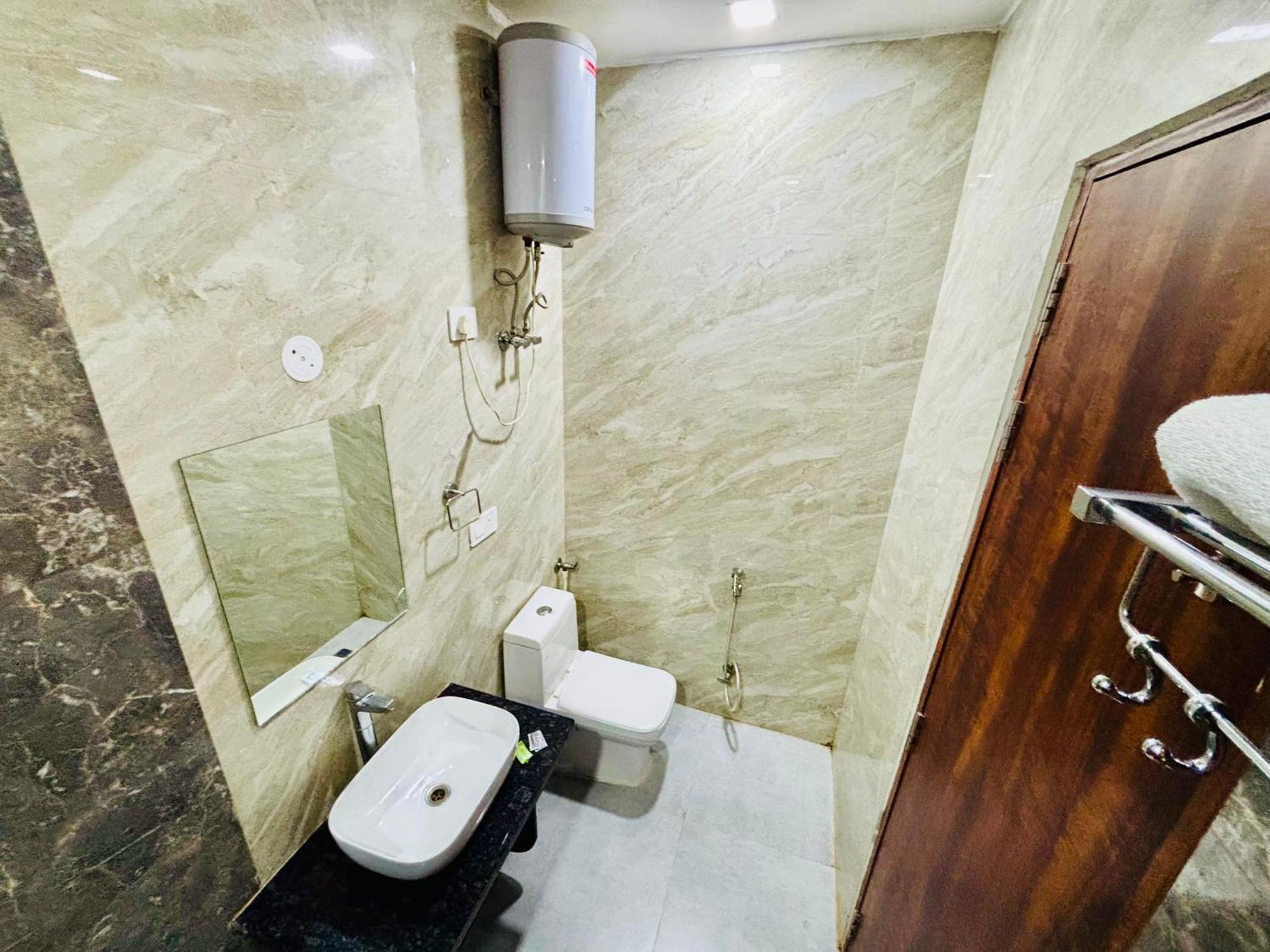 Hotel Ganga Palace - Agra Агра Екстериор снимка
